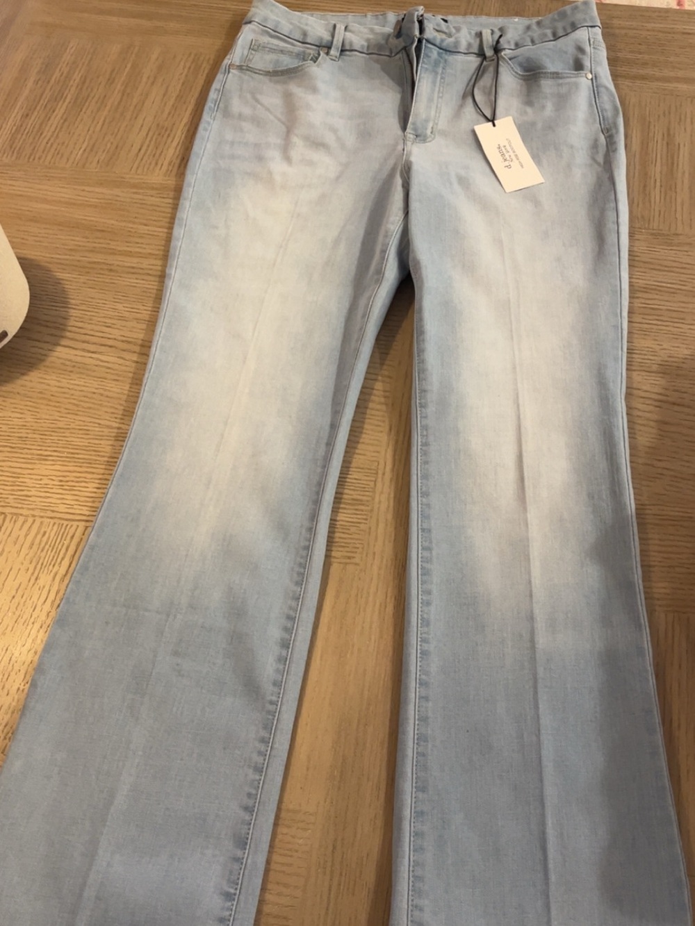 d. jeans Light Wash Wide-Leg Jeans